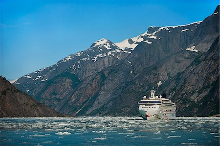 Norwegian Cruise Line's *Star* near Dawes Glacier in Endicott Arm, Tracy Arm- Fords Terror Wilderness, Southeast Alaska Stock Photo - Rights-Managed, Code: 854-03392518