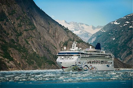 ship holidays - Norwegian Cruise Line's *Star* near Dawes Glacier in Endicott Arm, Tracy Arm- Fords Terror Wilderness, Southeast Alaska Stock Photo - Rights-Managed, Code: 854-03392521