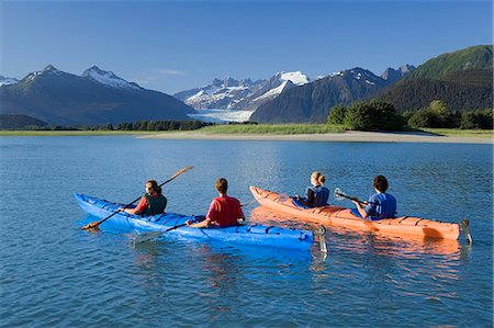 simsearch:854-03538089,k - Kayakers kayaking in double sea-kayaks near Juneau in Inside Passage with view of Mendenhall Glacier Alaska Foto de stock - Con derechos protegidos, Código: 854-03538095