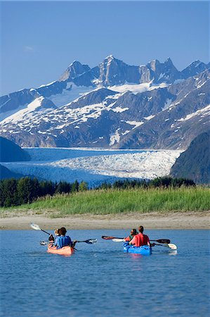 simsearch:854-03538089,k - Kayakers kayaking in double sea-kayaks near Juneau in Inside Passage with view of Mendenhall Glacier Alaska Foto de stock - Con derechos protegidos, Código: 854-03538092