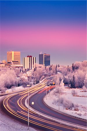 simsearch:854-05974258,k - Sunset view of traffic on Minnesota Blvd. with downtown Anchorage in the background, Southcentral Alaska, Winter/n Fotografie stock - Rights-Managed, Codice: 854-03646377