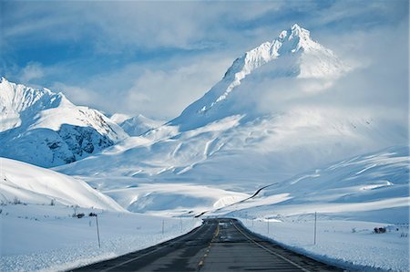 provinzpark - Ansicht des Haines Highway oder Haines Cut-Off, an der Basis des Bereichs Alsek im Winter Wildnis-Provinzpark Tatshenshini-Alsek, British Columbia, Kanada, Stockbilder - Lizenzpflichtiges, Bildnummer: 854-03646445