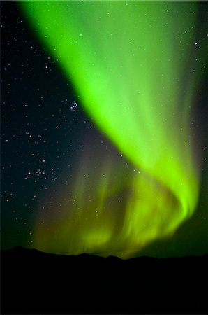 strand - View of green Aurora Borealis over the Noatak River in Gates of the Arctic National Park & Preserve, Arctic Alaska, Fall Foto de stock - Con derechos protegidos, Código: 854-03646781
