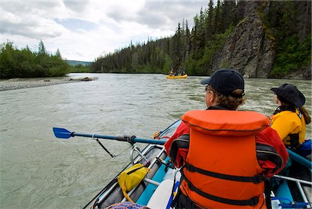 descente de rapides - Vue des chevrons sur la rivière Tatshenshini, Yukon territoire, Canada, été Photographie de stock - Rights-Managed, Code: 854-03739562