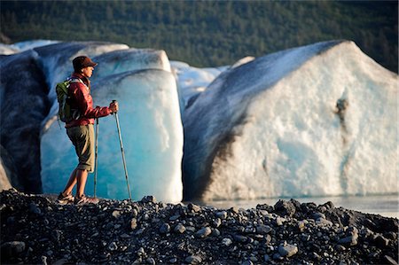 simsearch:854-03361800,k - Female hiker at Spencer Glacier with the Chugach Mountains in the background, Chugach National Forest, Kenai Peninsula, Southcentral Alaska, Summer Foto de stock - Con derechos protegidos, Código: 854-03739600