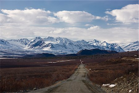 View of the Denali Highway climbing towards McLaren Summit, Southcentral Alaska, Spring Foto de stock - Con derechos protegidos, Código: 854-03739979