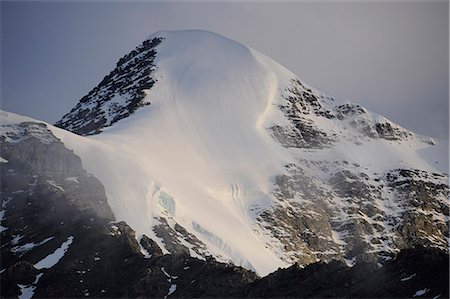 simsearch:854-03740067,k - Vue panoramique du Mont Chamberlin dans la chaîne de Brooks, ANWR, l'Alaska arctique, été Photographie de stock - Rights-Managed, Code: 854-03740059