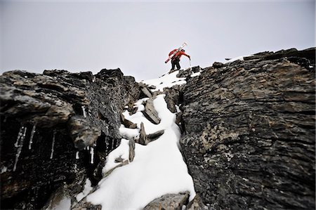 simsearch:854-03740062,k - Backpacker grimpe le Chamberlin crête ouest du Mont dans la chaîne de Brooks, ANWR, Arctique de l'Alaska, l'été Photographie de stock - Rights-Managed, Code: 854-03740053