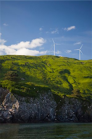 simsearch:854-03845200,k - Turbines de vent pour le projet éolien montagne pilier debout sur pilier montagne sur l'île Kodiak, Alaska sud-ouest, été Photographie de stock - Rights-Managed, Code: 854-03845189