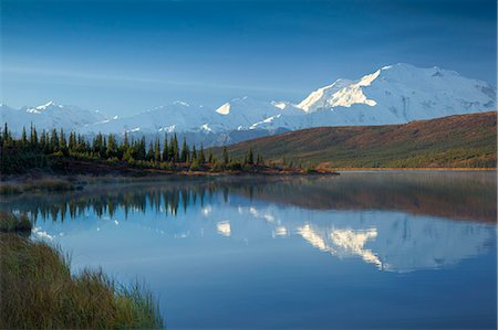 simsearch:400-07246643,k - Paysages pittoresques de Mt. McKinley et Wonder lake, dans la matinée, le Parc National de Denali, Alaska intérieur, automne. HDR Photographie de stock - Rights-Managed, Code: 854-03845617