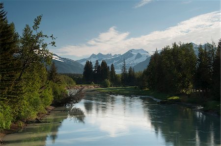 Vue de la rivière Mendenhall, regardant vers le haut de la vallée vers le Glacier de Mendenhall, près de Juneau, sud-est de l'Alaska, l'été Photographie de stock - Rights-Managed, Code: 854-03846130