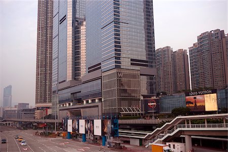 simsearch:855-05983873,k - Schnellstraße entlang der Station West Kowloon, Hong Kong Stockbilder - Lizenzpflichtiges, Bildnummer: 855-05984004