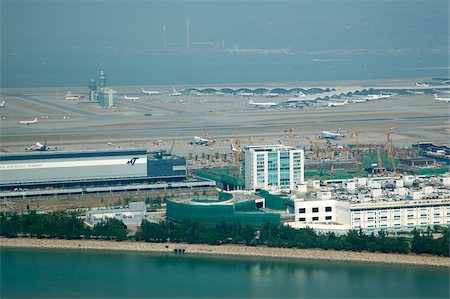 Overlooking the Hong Kong International Airport from the 360 skyrail, Lantau Island, Hong Kong Foto de stock - Con derechos protegidos, Código: 855-05984007