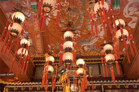 simsearch:855-05984035,k - Interior of the main hall of Po Lin Monastery, Lantau Island, Hong Kong Foto de stock - Con derechos protegidos, Código: 855-05984064