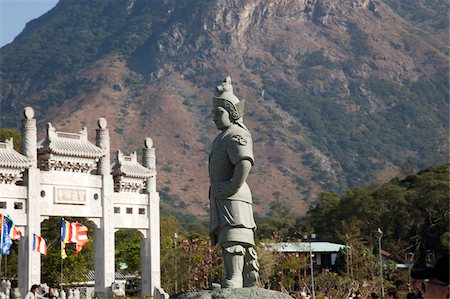 simsearch:855-05984035,k - Statue et porte sur l'approche au monastère de Po Lin, Lantau Island, Hong Kong Photographie de stock - Rights-Managed, Code: 855-05984078