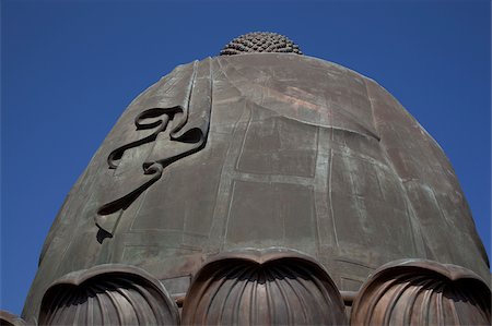 simsearch:855-05984035,k - Giant Buddha statue at Ngon Ping, Po Lin monastery, Lantau Island, Hong Kong Foto de stock - Con derechos protegidos, Código: 855-05984095