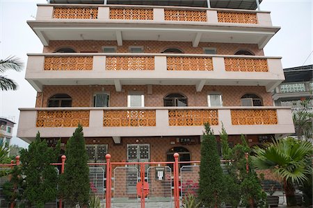 people and balcony and apartment - Residential buildings at Kam Tin, New Territories, Hong Kong Stock Photo - Rights-Managed, Code: 855-05984470