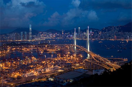 simsearch:855-03021813,k - Overlooking Stonecutters Bridge and cargo terminal at night, Kwai Chung, Hong Kong Foto de stock - Direito Controlado, Número: 855-05984680