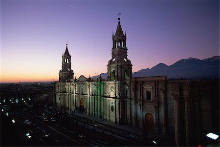 The Cathedral in Plaza de Armas Arequipa, Peru Foto de stock - Con derechos protegidos, Código: 855-05980820