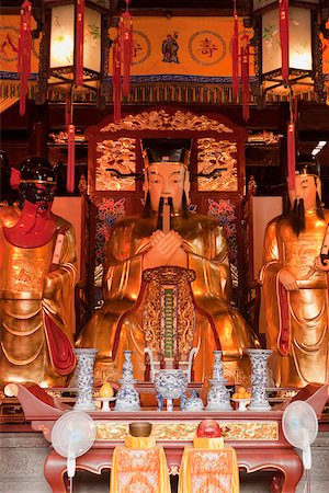 simsearch:855-03024852,k - Gods statue in the Town Gods temple, Yu Yuan, Shanghai, China Fotografie stock - Rights-Managed, Codice: 855-05981311