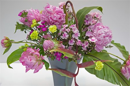 simsearch:855-05981557,k - Flower arrangement Stock Photo - Rights-Managed, Code: 855-05981562