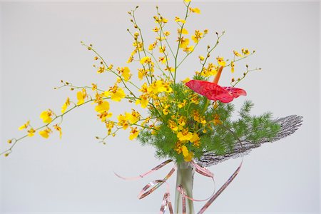 simsearch:855-05981557,k - Flower arrangement Stock Photo - Rights-Managed, Code: 855-05981590