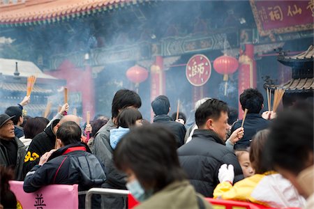 simsearch:855-06313622,k - Crowded with worshippers in Chinese new year at Wong Tai Sin temple, Hong Kong Foto de stock - Direito Controlado, Número: 855-05983068