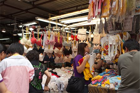 street shopping in hong kong - Shopping at Womens Street, Mongkok, Hong Kong Stock Photo - Rights-Managed, Code: 855-05983377