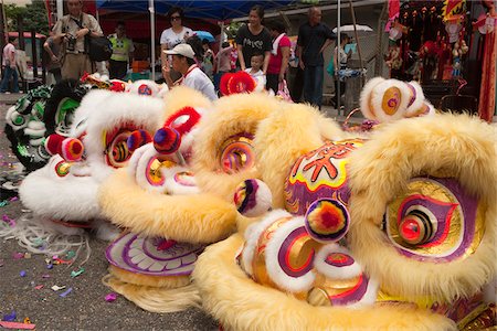 simsearch:855-03252882,k - Lion dance celebrating Tam Kung festival at Tam Kung temple, Shaukeiwan, Hong Kong Foto de stock - Direito Controlado, Número: 855-05983523