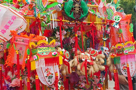 simsearch:855-06022499,k - Offres présentées dans le temple de Tin Hau, pendant le Festival de Tin Hau, Joss House Bay, Hong Kong Photographie de stock - Rights-Managed, Code: 855-06022491