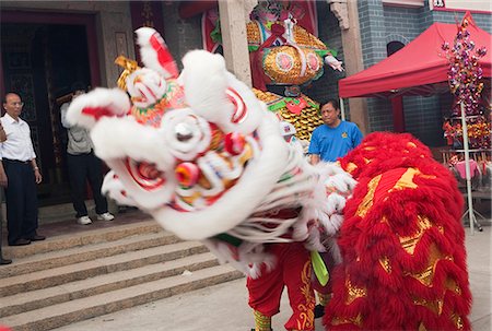 simsearch:855-06022499,k - Danse du Lion au Tin Hau temple de Joss House bay célèbre le festival de Tin Hau, Hong Kong Photographie de stock - Rights-Managed, Code: 855-06022523