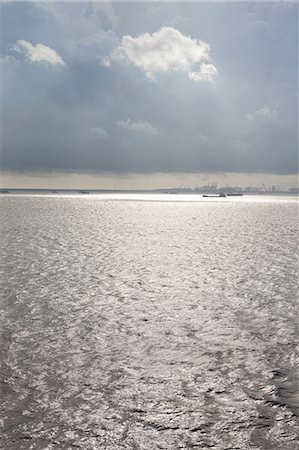 Yangzi river in the morning, Wusong, Shanghai, China Fotografie stock - Rights-Managed, Codice: 855-06312105