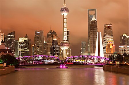 river in china - Skyline of Lujiazui Pudong viewed from Suzhou river at night, Shanghai, China Stock Photo - Rights-Managed, Code: 855-06312227