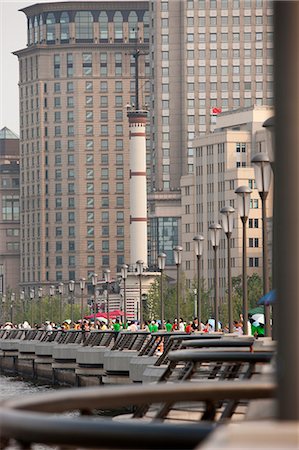 simsearch:855-06312256,k - Gratte-ciels à Luijiazui, vue de Pudong depuis le Bund, Shanghai, Chine Photographie de stock - Rights-Managed, Code: 855-06312237