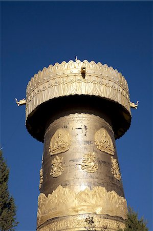 simsearch:855-06312845,k - Géant prayer wheel, parc de Guishan, Shangri-la, Chine Photographie de stock - Rights-Managed, Code: 855-06312839