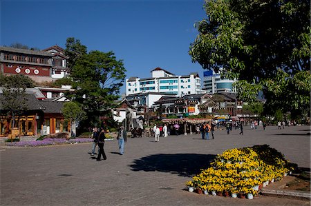 simsearch:855-06313039,k - Streetscape by the entrance of the ancient city of Lijiang, Yunnan Province, China Stock Photo - Rights-Managed, Code: 855-06313034