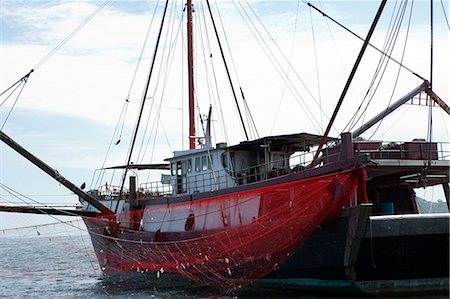 Bateau de pêche de Cheung Chau, Hong Kong Photographie de stock - Rights-Managed, Code: 855-06313406