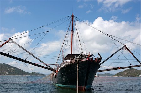 fishnets - Fishing boat by Cheung Chau, Hong Kong Foto de stock - Con derechos protegidos, Código: 855-06313401