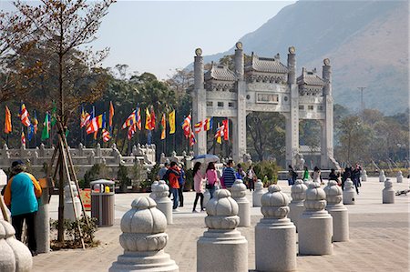 simsearch:855-06312964,k - Gateway an der Zufahrt zur Po Lin Monastery, Lantau Island, Hong Kong Stockbilder - Lizenzpflichtiges, Bildnummer: 855-06313524