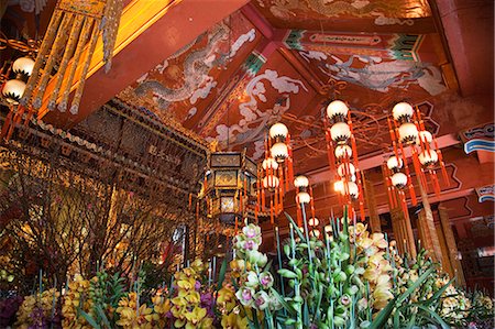 simsearch:855-06313731,k - Interior of main hall of Po Lin Monastery, Lantau Island, Hong Kong Foto de stock - Con derechos protegidos, Código: 855-06313592