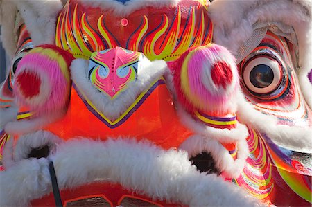 simsearch:855-06313622,k - Lion dance celebrating the Chinese New Year at Ngong Ping 360 village, Lantau Island, Hong Kong Foto de stock - Direito Controlado, Número: 855-06313627