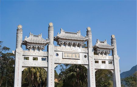 simsearch:855-05984035,k - Gateway on the approach to Po Lin Monastery, Lantau Island, Hong Kong Foto de stock - Con derechos protegidos, Código: 855-06313699