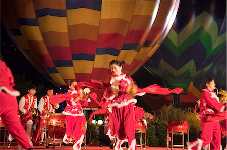 simsearch:855-06313820,k - Spectacle musical chinois, Ocean Park, Hong Kong Photographie de stock - Rights-Managed, Code: 855-06313818