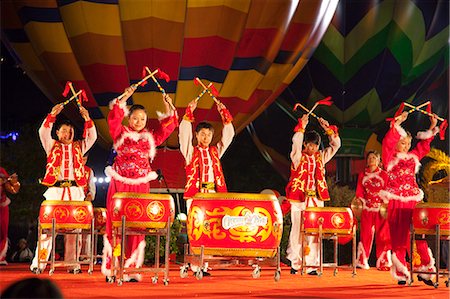 simsearch:855-06313820,k - Spectacle musical chinois, Ocean Park, Hong Kong Photographie de stock - Rights-Managed, Code: 855-06313820