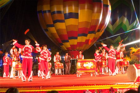 performers on stage - Spectacle musical chinois, Ocean Park, Hong Kong Photographie de stock - Rights-Managed, Code: 855-06313876