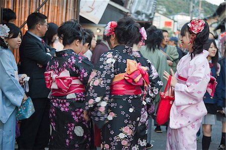 simsearch:855-02989422,k - Foules de gens dans la rue à proximité du temple de Kioyomizu-dera, Kyoto, Japon Photographie de stock - Rights-Managed, Code: 855-06337445