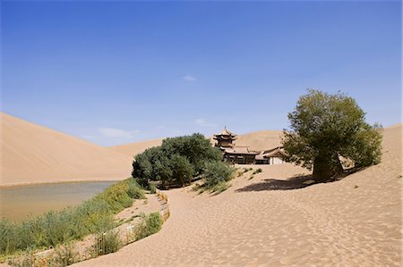 silk road - Yueyaquan (Crescent moon lake), Mingsha Shan, Dunhuang, Silkroad, Gansu Province, China Stock Photo - Rights-Managed, Code: 855-06337906