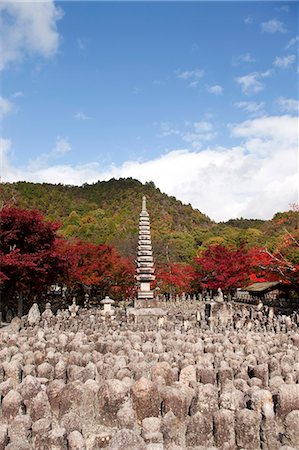 simsearch:855-06338272,k - Stone pagodas,  Adashino Nenbutsu-dera Temple, Sagano in autumn, Kyoto, Japan Stock Photo - Rights-Managed, Code: 855-06338327