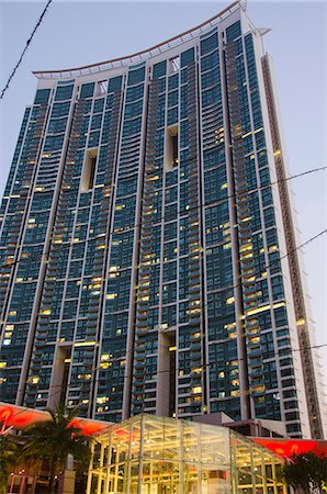 east asia places - Luxurious condominium 'The Harbourside', Kowloon west, Hong Kong Stock Photo - Rights-Managed, Code: 855-06339173