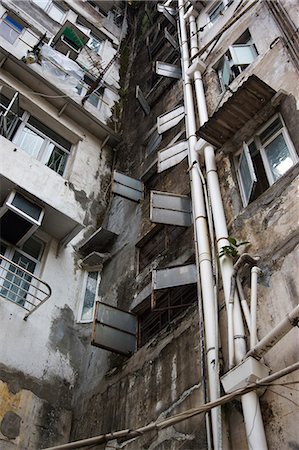 dirty building - Old style condominium at Shamshuipo, Kowloon, Hong kong Stock Photo - Rights-Managed, Code: 855-06339273